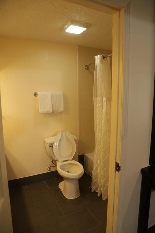 Budget Inn - Washington Экстерьер фото
